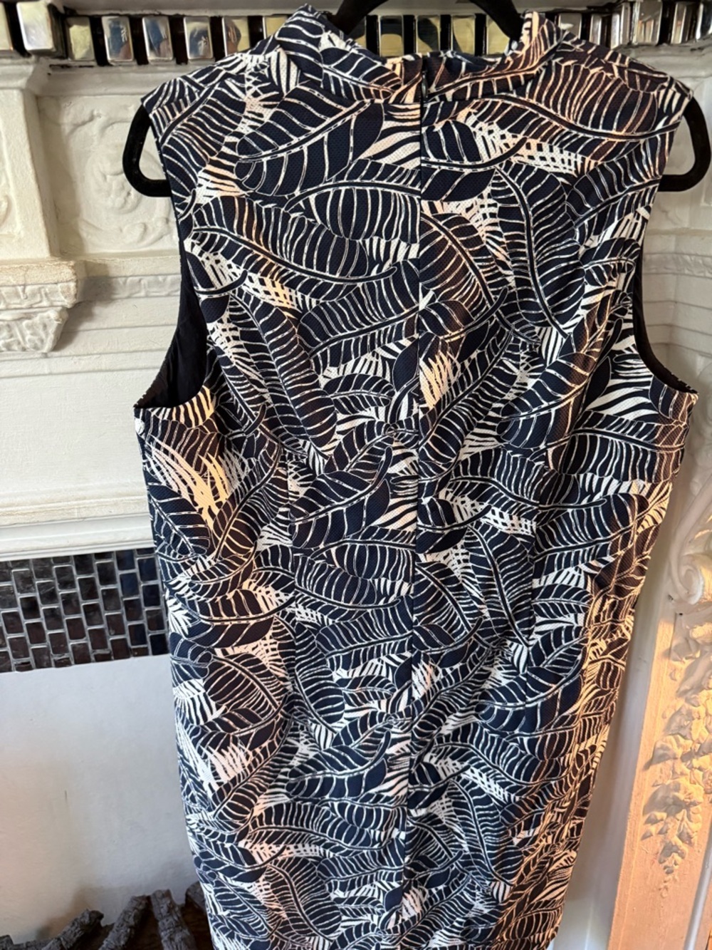 💒 Brooks Brothers Navy and White Leaf-Print Sleeveless Dress - Picture 3 of 8
